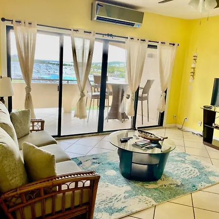 Relaxing 1Bed 1Bath Villa In Downtown Red Hook!